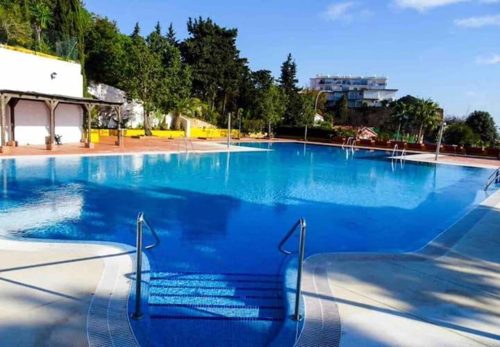 Apartamento Con Vistas Al Mar En Puerto Marina Apartment Torremolinos Luaran gambar